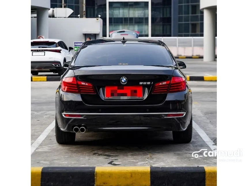 2015 BMW 528i Luxury Sedan