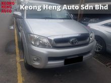 2011 Toyota Hilux 2.5 G Diesel Pickup Truck (CKD Local Spec)