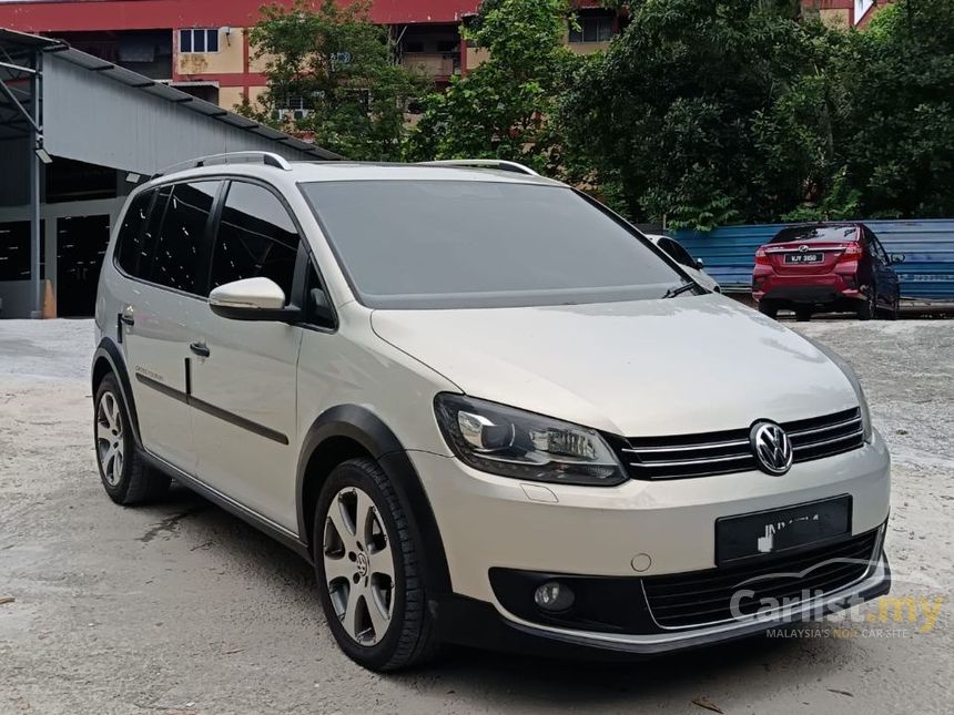 Terpakai 2012 Volkswagen Touran 1.4 TSI MPV Carlist.my