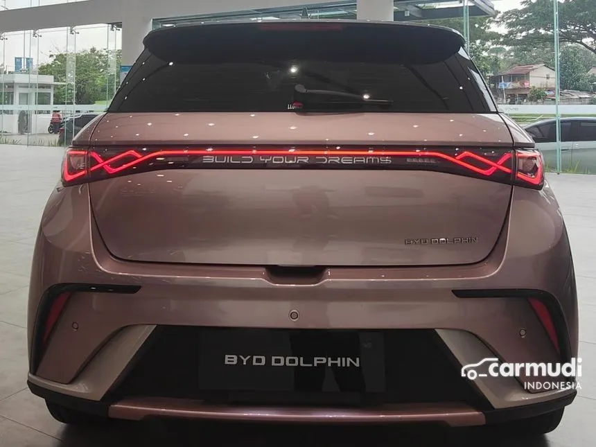 2024 BYD Dolphin Premium Extended Range Hatchback