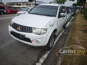 2011 Mitsubishi Triton 2.5 Standard Dual Cab 4X4 Pickup