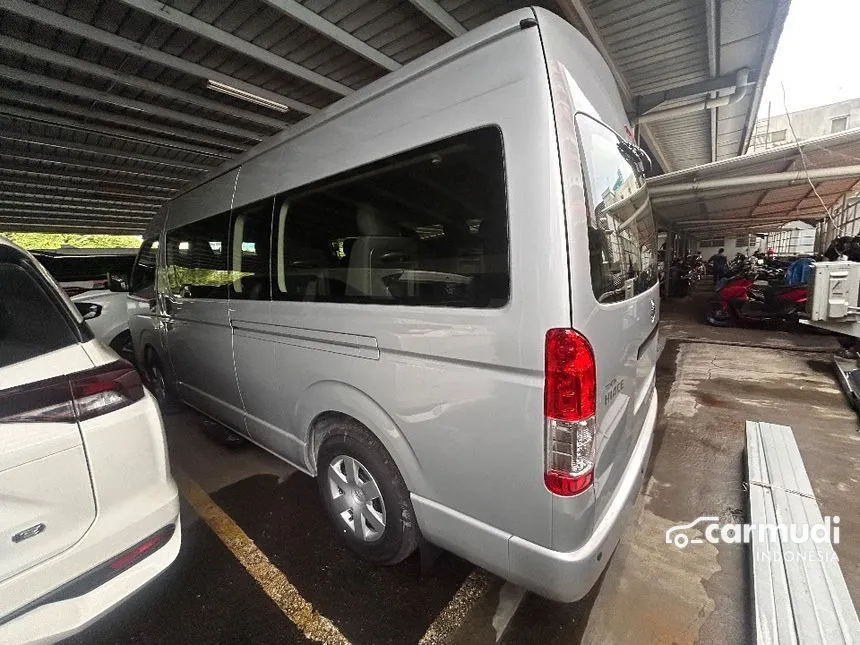 2024 Toyota Hiace Commuter Van Wagon