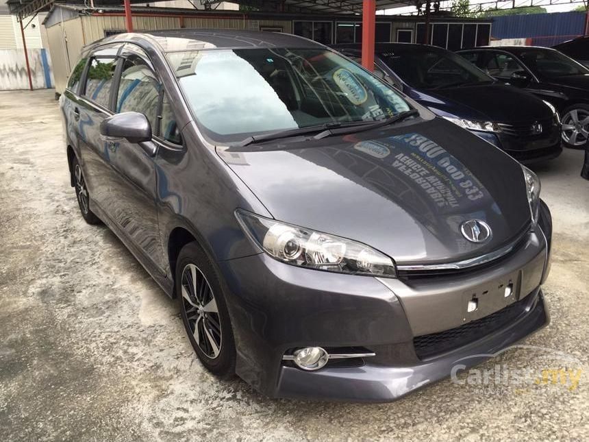 Toyota wish 2012 год