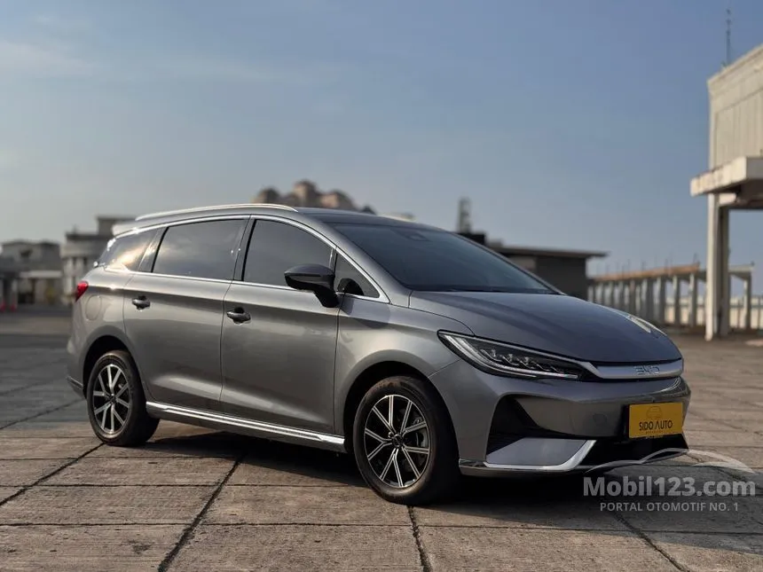 2024 BYD M6 Superior 7 Seater MPV