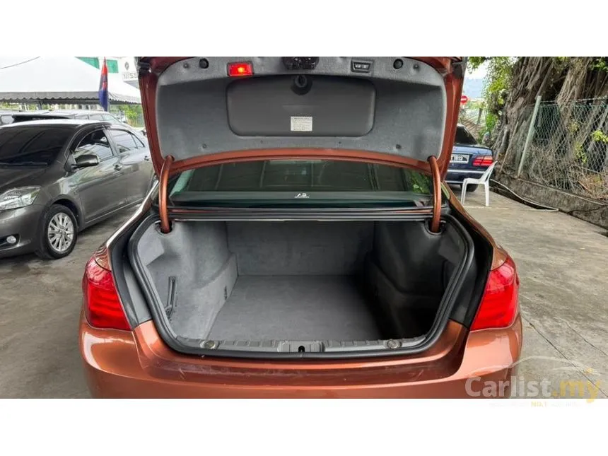 2012 BMW 740Li Sedan