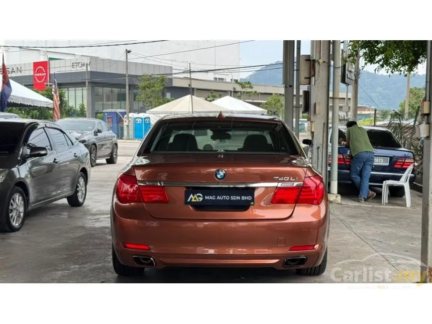 2012 BMW 740Li Sedan