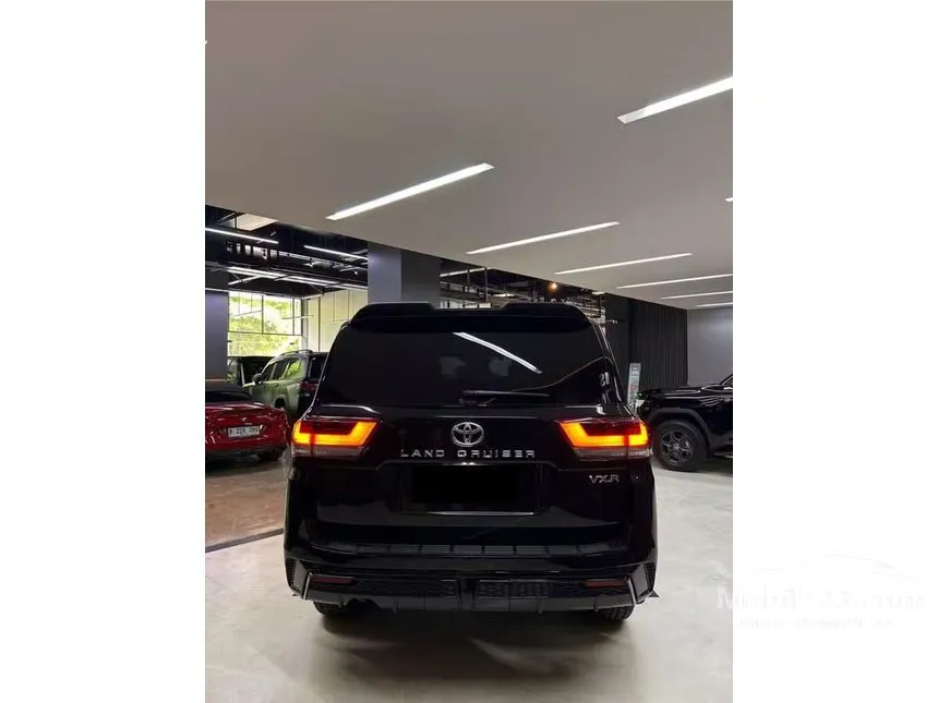 2024 Toyota Land Cruiser 300 VX-R SUV