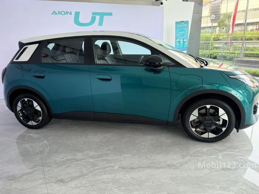 2026 GAC AION UT Premium Hatchback