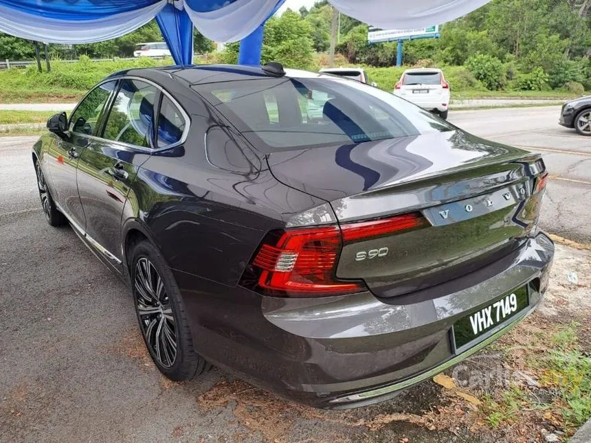 2022 Volvo S90 Recharge T8 Inscription Plus Sedan