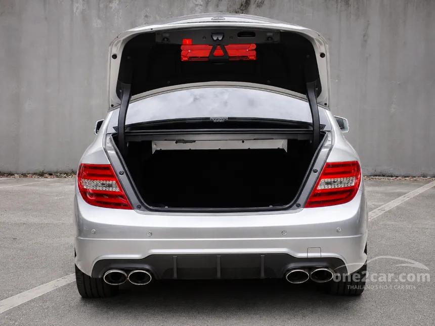 2013 Mercedes-Benz C200 CGI BlueEFFICIENCY Sedan