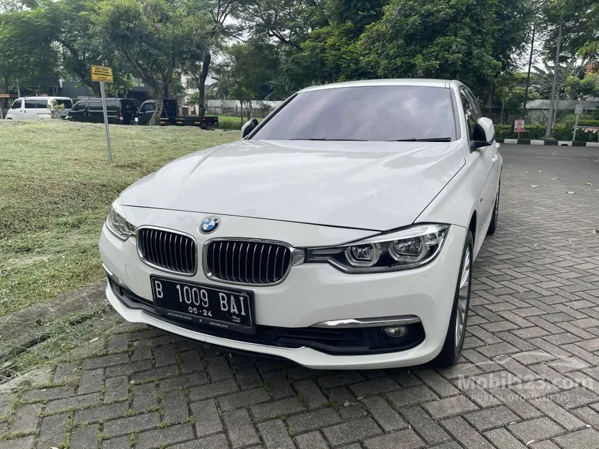 Jual Mobil BMW 320i 2018 Luxury 2.0 di DKI Jakarta Automatic Sedan Putih Rp 450.000.000