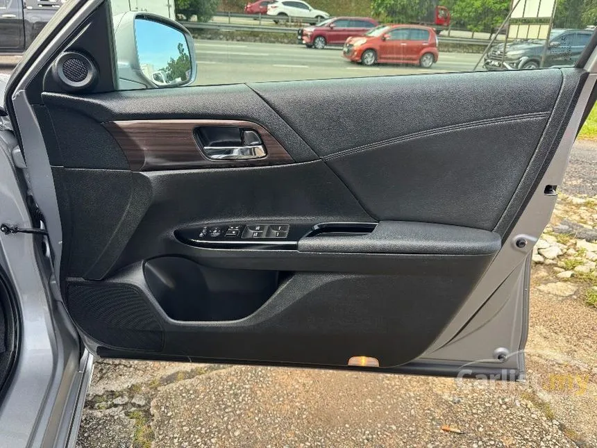 2016 Honda Accord VTi-L Sedan