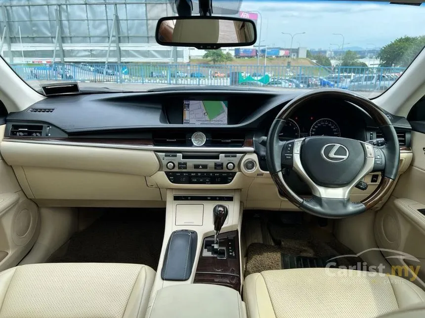 2015 Lexus ES 250 Luxury Sedan