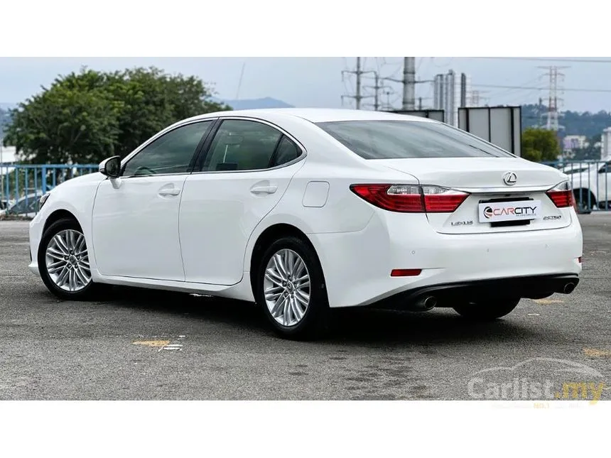 2015 Lexus ES 250 Luxury Sedan