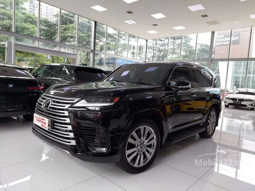 2023 Lexus LM 350 4 Seater MPV