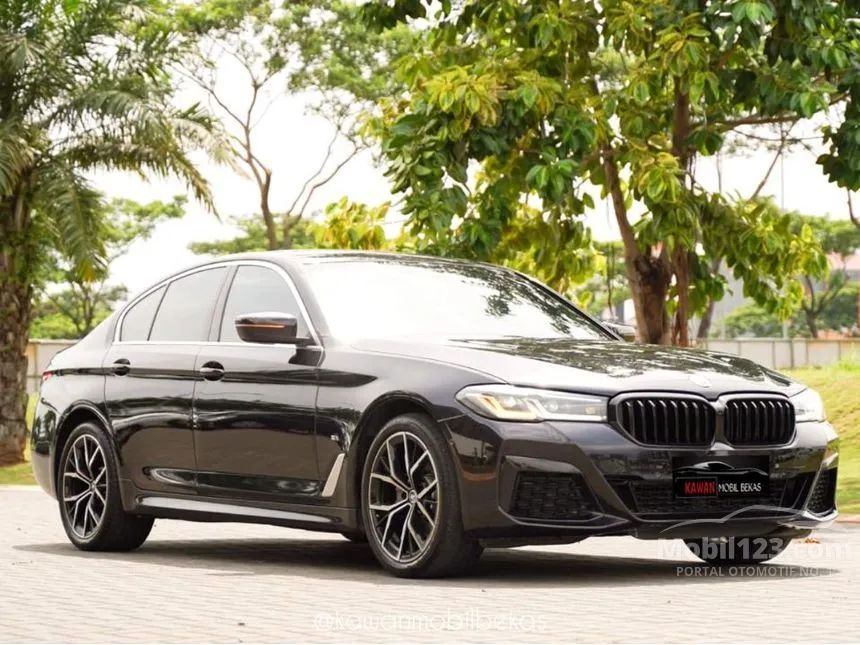 Jual Mobil BMW 520i 2021 M Sport 2.0 di DKI Jakarta Automatic Sedan Hitam Rp 619.000.000