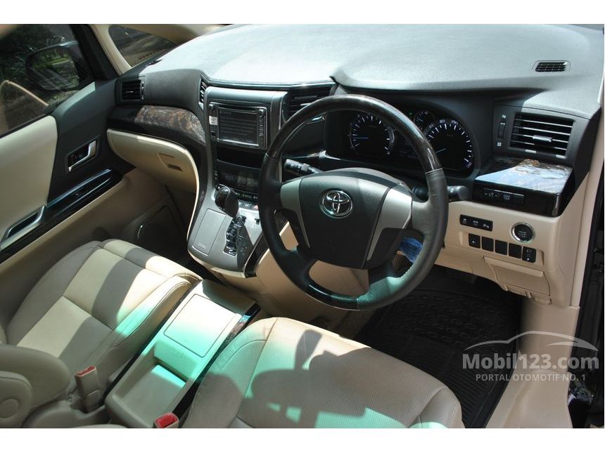 2012 Toyota Alphard G MPV