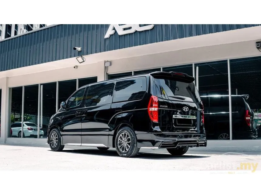 2022 Hyundai Grand Starex Executive Plus MPV