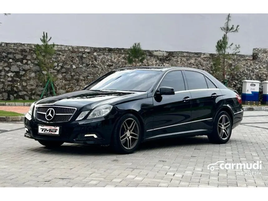 2010 Mercedes-Benz E300 Elegance Sedan