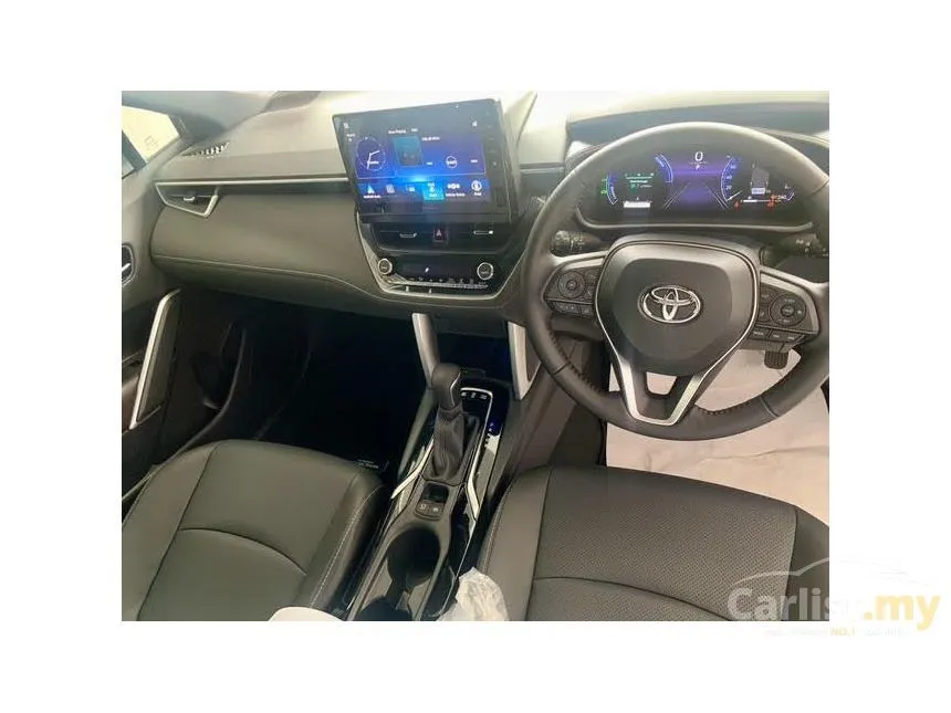 2025 Toyota Corolla Cross V SUV