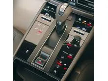 2024 Porsche Macan 2.0 SUV NEW DESIGN LAYOUTS 21K+ KM SPORT+ CHRONO SPORT+ KNOB 4 CAMERA 8 WAYS SEAT APPLE CAR PLAY SAFETY+ COMFORT KEYLESS KIT UNREG