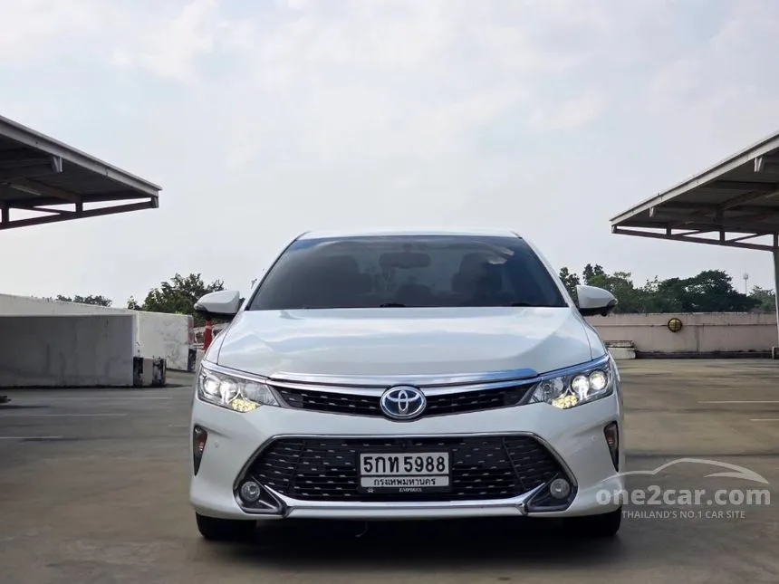 2016 Toyota CAMRY Hybrid Sedan