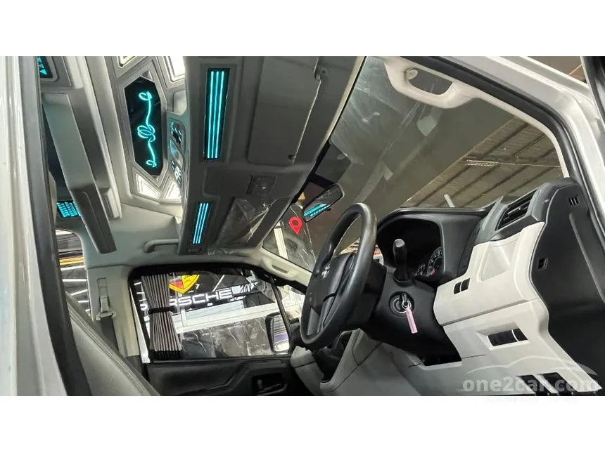2020 Toyota Commuter Van