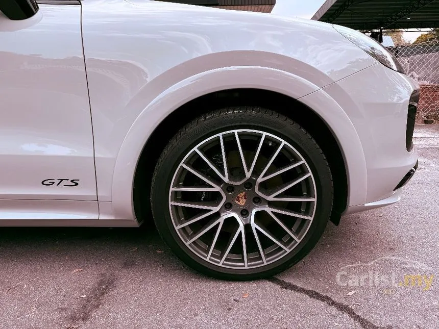 2022 Porsche Cayenne GTS Coupe
