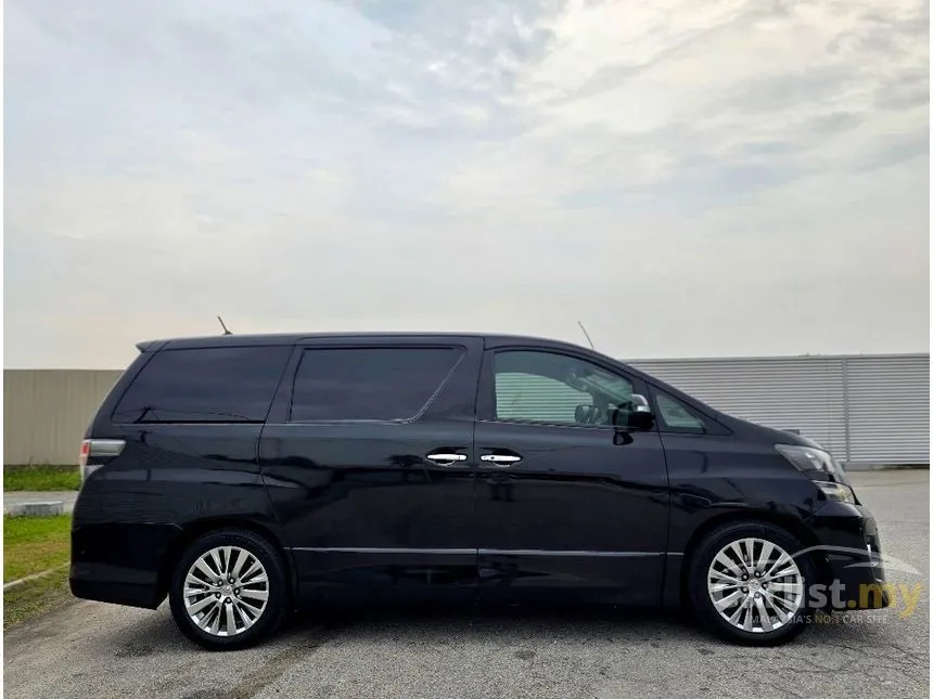 2013 Toyota Vellfire Z Golden Eyes MPV