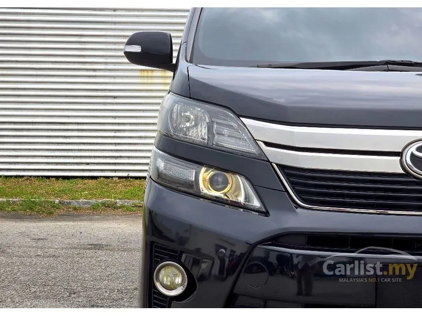 2013 Toyota Vellfire Z Golden Eyes MPV