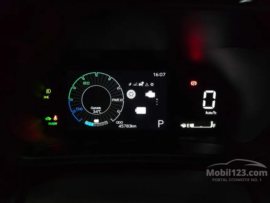 2023 Toyota Yaris Cross S HV SUV
