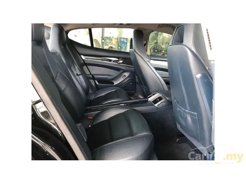 2010 Porsche Panamera 4 Hatchback