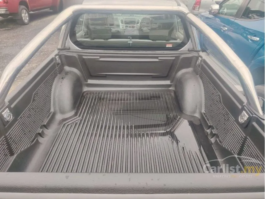 2011 Mitsubishi Triton Lite Dual Cab 4X2 Pickup