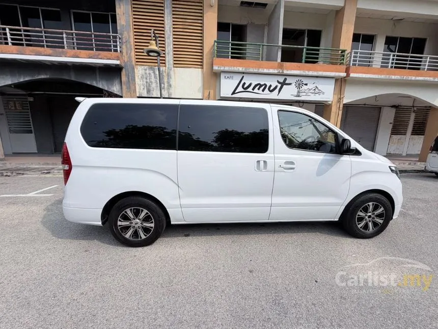2018 Hyundai Grand Starex Executive MPV
