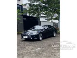 2023 Lexus ES 300h 2.5 Ultra Luxury Sedan