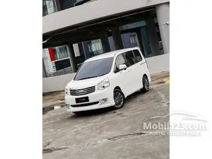2013 Toyota NAV1 2.0 V MPV