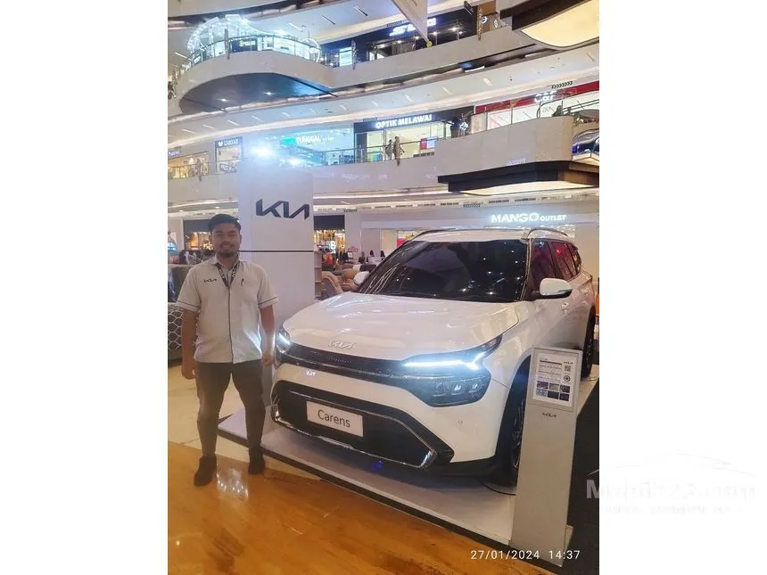 Jual Mobil KIA Carens 2023 Premiere 1.5 di DKI Jakarta Automatic MPV Putih Rp 372.600.000