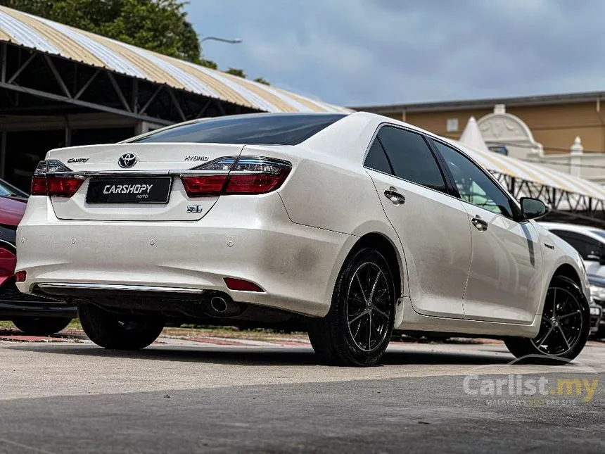2015 Toyota Camry Hybrid Sedan