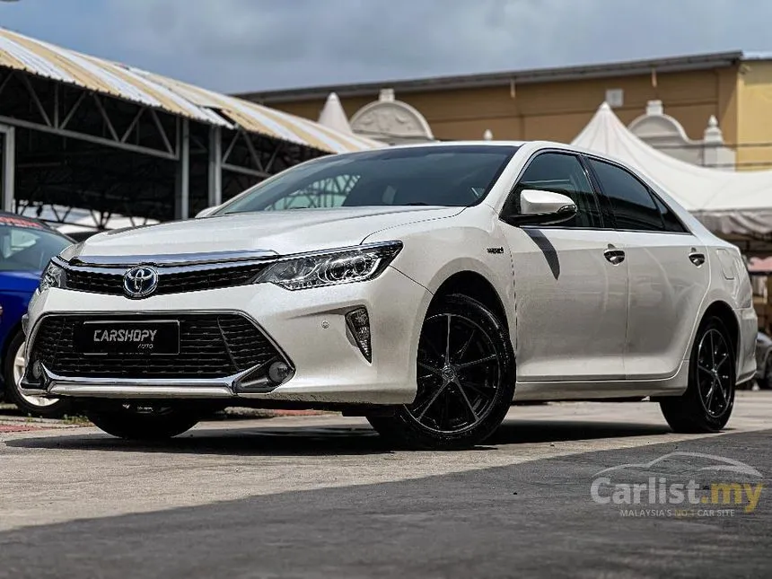2015 Toyota Camry Hybrid Sedan