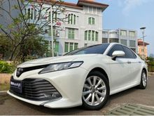 2019 Toyota Camry 2.5 V Sedan KM rendah bs juga TradeIn Accord Civic City Yaris Vios Corolla