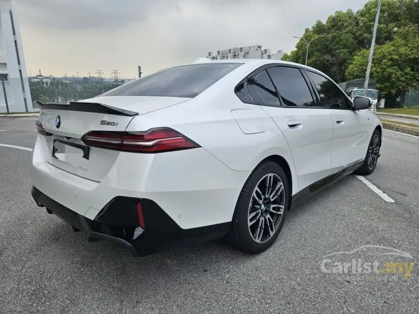 2025 BMW 520i M Sport Sedan