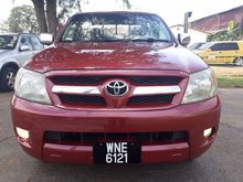Toyota Hilux 2.5 G Pickup 1 UNCLE OWNER LIKE NEW CONDITION (ACTUAL YR MADE 2005)