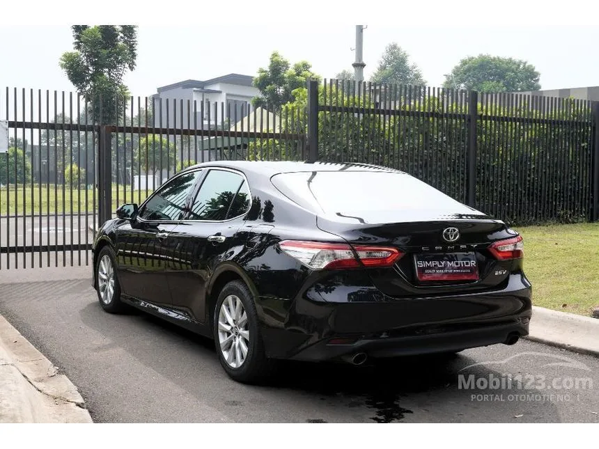 2019 Toyota Camry V Sedan