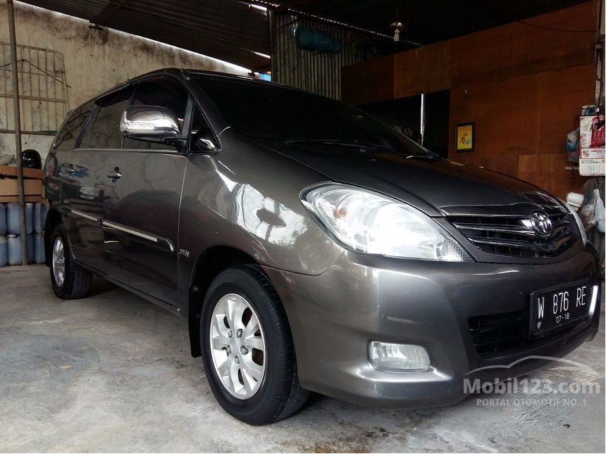 Jual Mobil Toyota Kijang Innova 2010 G 2.0 di Jawa Timur 