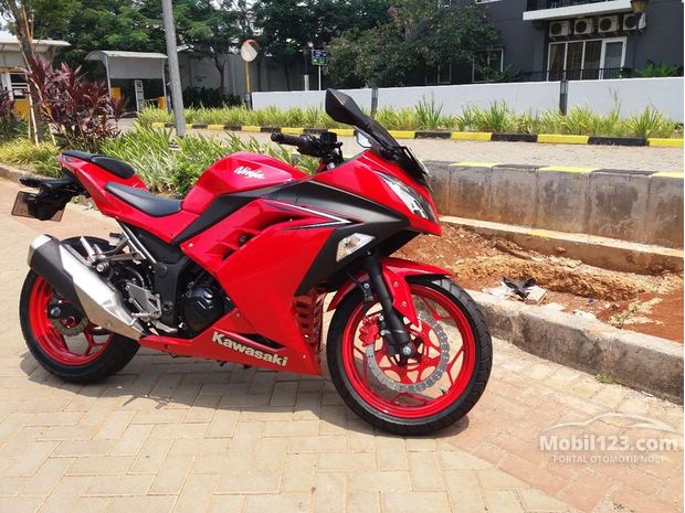 Kawasaki Ninja 250 Manual Motor bekas dijual di Indonesia 