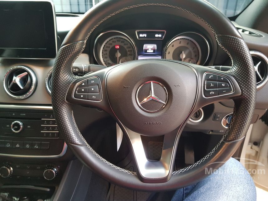 2015 Mercedes-Benz CLA200 Urban Coupe