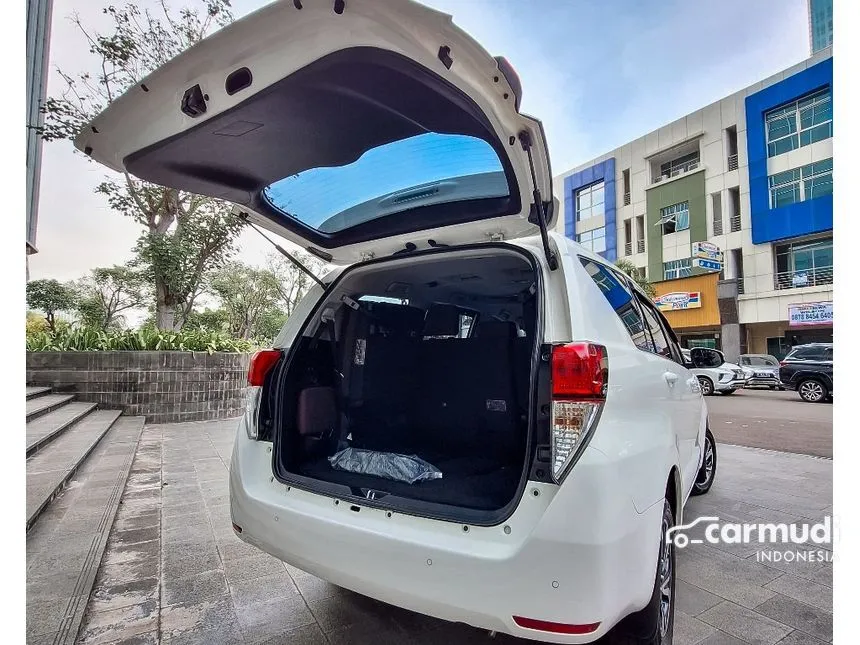 2022 Toyota Kijang Innova V MPV
