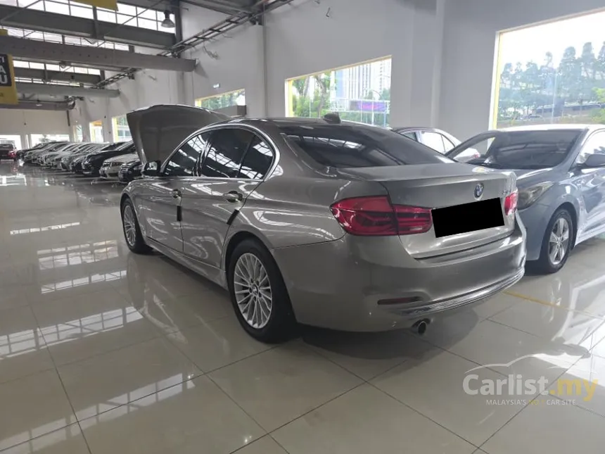 2016 BMW 318i Luxury Sedan