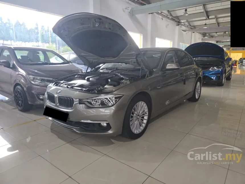 2016 BMW 318i Luxury Sedan