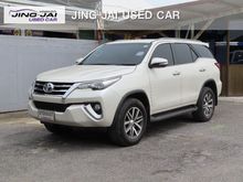 2017 Toyota Fortuner 2.4 (ปี 15-18) V SUV